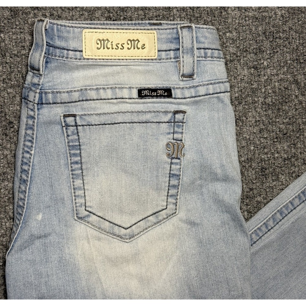 Miss Me Boyfriend Capri Jeans Mid Rise Distressed Denim Pants Size 30 Fits 35X24